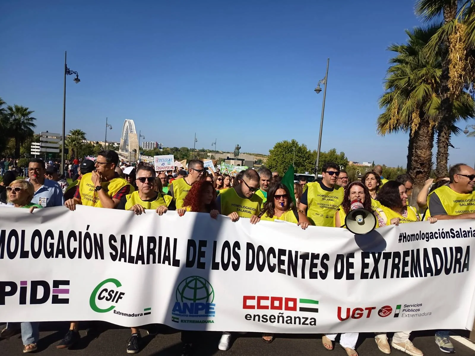 Extremadura Hoy: La Huelga Docente, la Visita de Sánchez y las Claves del Crimen de Badajoz