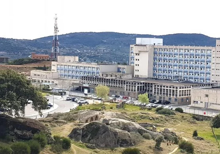 Choque Frontal en la EX-370: Un Septuagenario Grave Tras Brutal Accidente Cerca de Plasencia