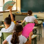 Extremadura hoy 14 de mayo: Tensión en la Asamblea; el clamor de las aulas contra el calor y el pulso por el empleo estival