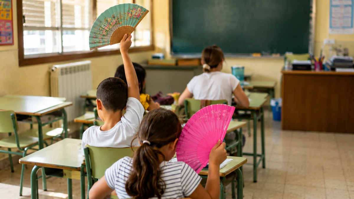 Extremadura hoy 14 de mayo: Tensión en la Asamblea; el clamor de las aulas contra el calor y el pulso por el empleo estival